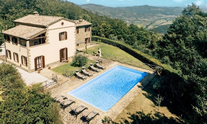 Lisciano Niccone Villa | Villa Forconi: Family-Friendly Villa with Private Pool