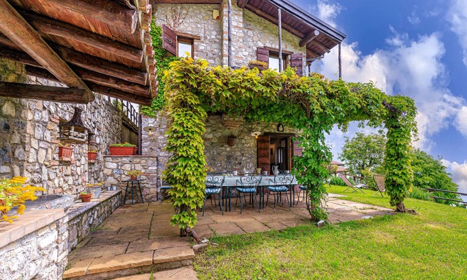 Gargnano Villa | Relaxing Villa Formaga with Spa & Pet-Friendly Comfort