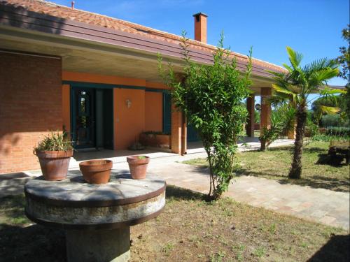Gradara Apartment | Villa Formica: Family-Friendly Stays with Castle Views