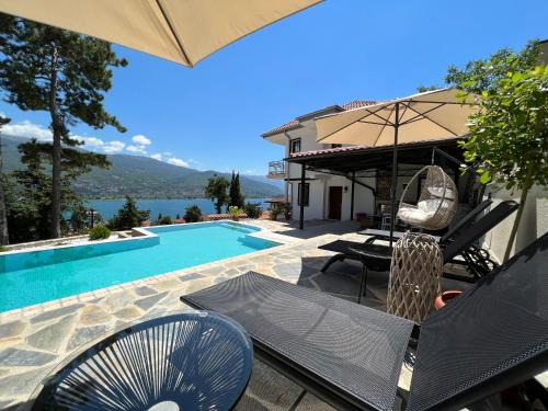 Varosh Apartment | Oceanfront Villa Fortezza: 4-Star Family-Friendly Retreat