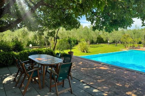 Bagno a Ripoli Villa | Explore Villa Fortini: Oceanfront Haven with Pool Access