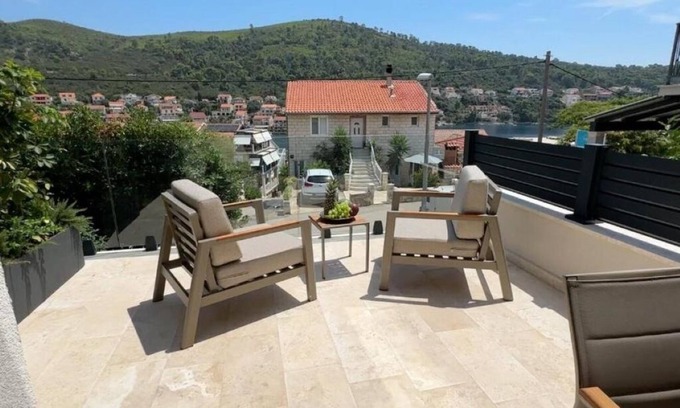 Brna Villa | Villa Fortuna ap2 : One-Bedroom Apartment