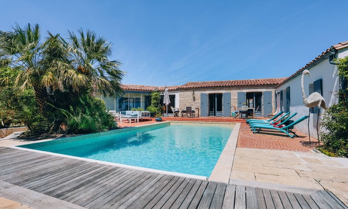 Rivedoux-Plage Villa | Villa Foulquier with Oceanfront Heated Pool & Spa Amenities