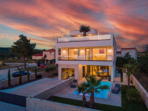 Ljubac Villa | Experience Villa Four Seasons Ljubac: 4-Star Oceanfront Retreat