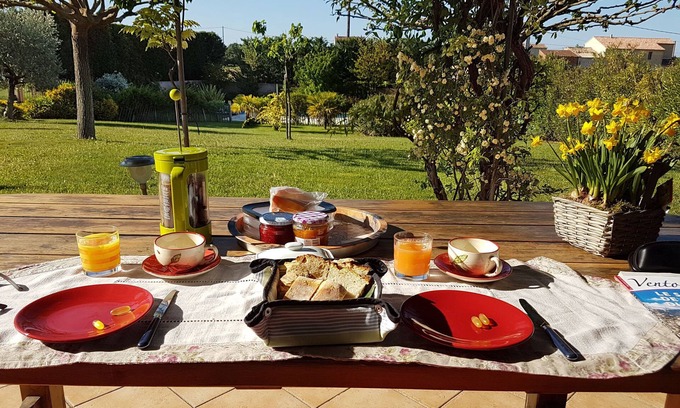 Saint-Pierre-de-Vassols Villa | Private Pool Villa in Saint-Pierre-de-Vassols Awaits You