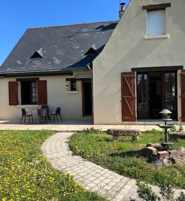 Vaudelnay House | Villa François: Top-Rated Getaway with Family-Friendly Amenities