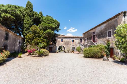 Viagrande Villa | Villa Franca La Casina: Your Ideal Family Getaway