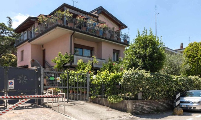 Desenzano del Garda Apartment | Villa Francesco: Family-Friendly Apartment with Top Ratings