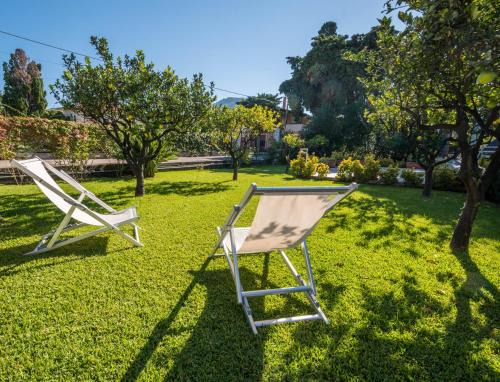 Piane Vecchie Villa | Modern Villa Francesco: 4-Star Stay with Family & Pets Welcome