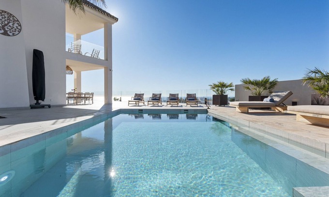 Mijas Villa | Villa Frelouka | Ideal Villa for Golf Enthusiasts with Views