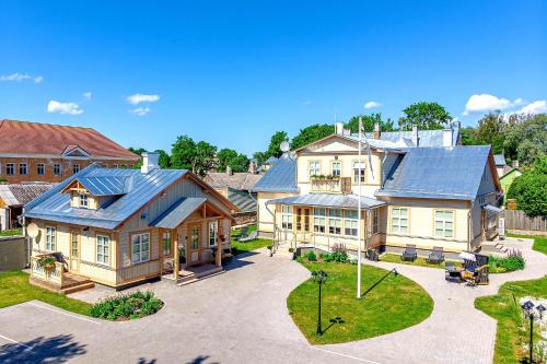 Haapsalu Apartment | Oceanfront Villa Frieda: 4-Star Stay with Top Reviews