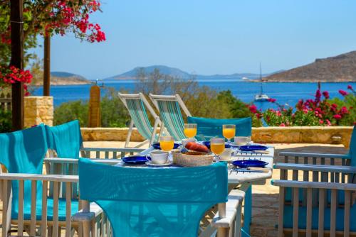 Halki House | Villa Ftenagia: Pet-Friendly Oceanfront Escape with Breakfast