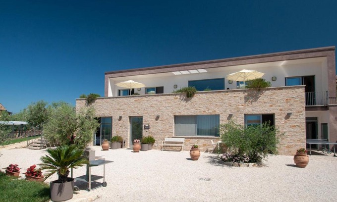 Loreto Villa | Villa Futura: Pet-Friendly Retreat with Pool & High Ratings