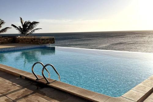 Vila do Maio Villa | Beautiful Villa GÊMEO: Ocean View with Private Pool Access