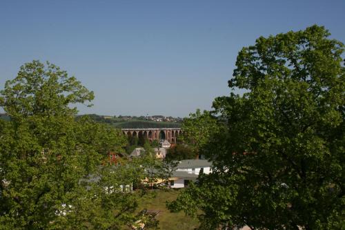 Netzschkau Apartment | Discover Villa Göltzschtalblick - Child-Friendly Retreat