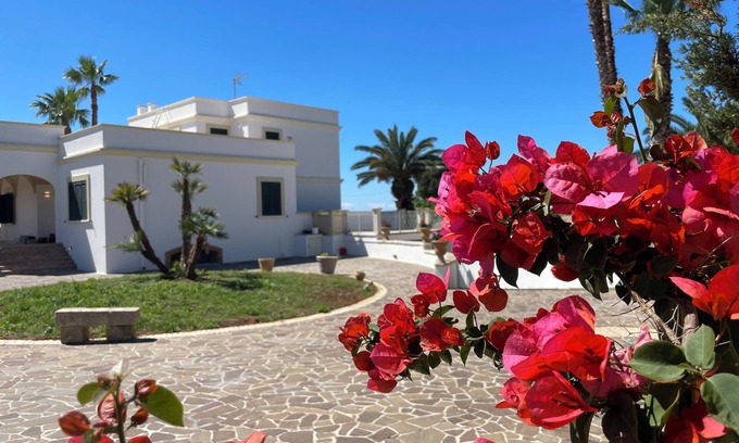 Gagliano del Capo Villa | Villa Ginestra: Relaxing Garden Retreat Near the Sea