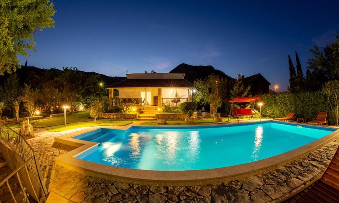 Slipcici Villa | Villa Gana: Guest Rated 10/10 with Pool and Pet-Friendly Stay