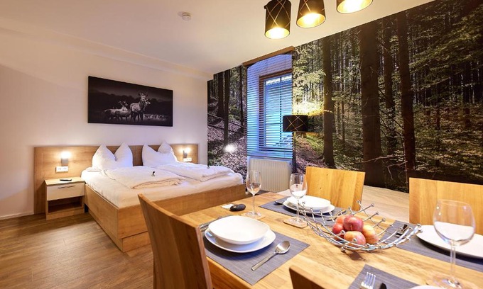 Muerzzuschlag Apartment | Discover Villa Ganzstein: Pet-Friendly Retreat with Breakfast