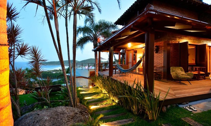 Praia do Rosa House | Villa Gardena Suites: Oceanfront Retreat with Pool & Hot Tub