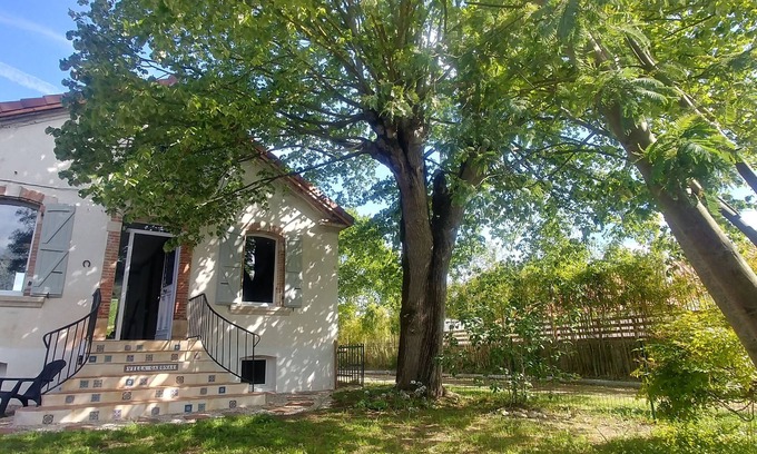 Cazeres House | Villa Garona: Scenic Retreat with Pool Near Toulouse