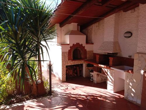 Patti Villa | Villa Gelsomino: Oceanfront Getaway with Pet-Friendly Perks