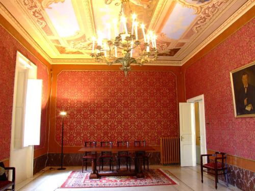 Candela Bed & Breakfast | Villa Genny: Pet-Friendly Getaway with Breakfast Included