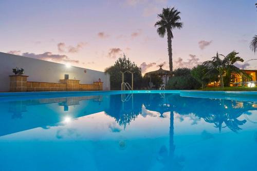 Marsala Villa | Villa Giò: Guest Rated 10/10 with Oceanfront Amenities