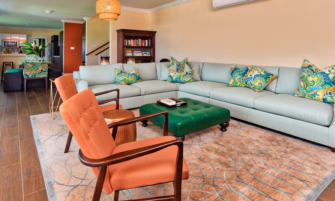 Reading House | Villa Ginger: Beach Access & Ocean View in Gated Community