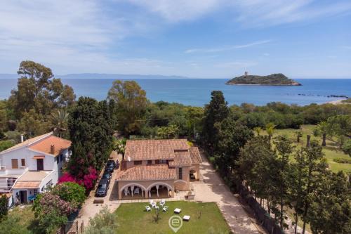 Pula Villa | Beachfront Villa Girasole: Enjoy Ocean Views and Family Fun