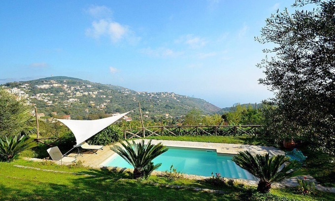 Sant'Agata sui Due Golfi Villa | Villa Gitana: Sunny Villa with Pool and Free Wi-Fi