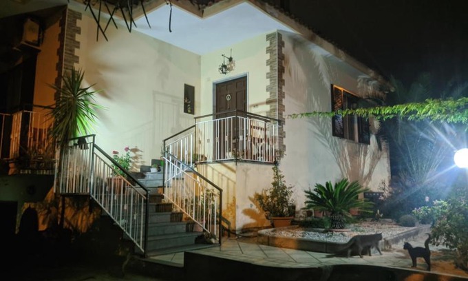 Trecase House | Elegant Villa Giulia al Vesuvio: Pet & Child Friendly Retreat