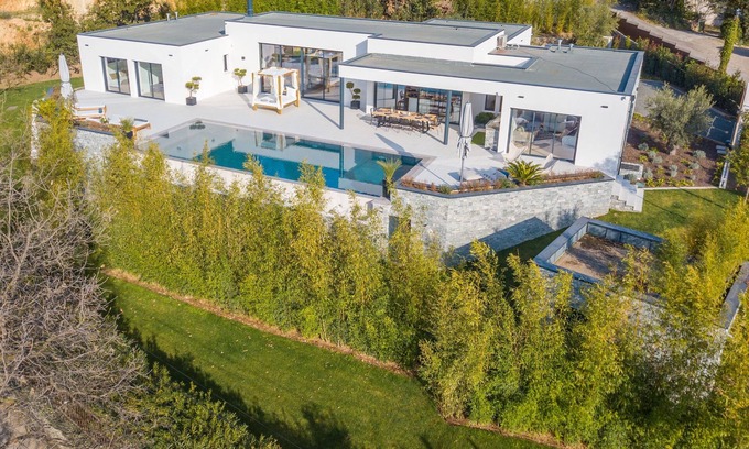 Trans-en-Provence House | Villa Giulia - Architect's Retreat with Oceanfront Views