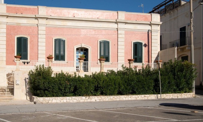 Castro Marina Villa | Villa Giulia with a beautiful terrace overlooking the sea
