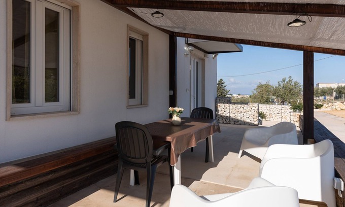 Alcamo Villa | Villa 'Giulia': Oceanfront Retreat with Wi-Fi & Family Perks