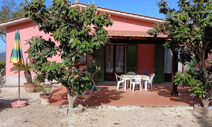 Capoliveri Apartment | Villa Giuliana: Oceanfront Two-Room Apartment with Spa