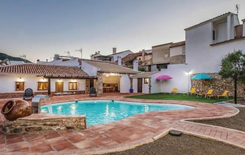 Mondron House | Discover Villa Godoy: Pet-Friendly Oasis with Pool & Family Fun