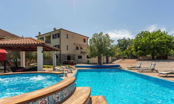Sveti Vid Dobrinjski Villa | Villa Grande by Villas Guide