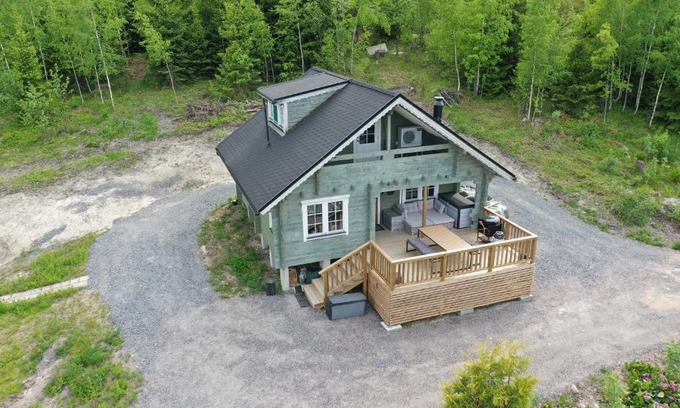 Raseborg Ski Chalet | Experience Villa Granbacka: Pet-Friendly Beach Retreat