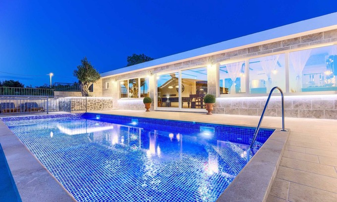 Dvornica Villa | Villa Grand View: 7 Bedrooms, Private Pool & Beach Access