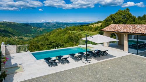 Kircija Villa | Villa Grazia: Oceanfront Retreat with Heated Saltwater Pool