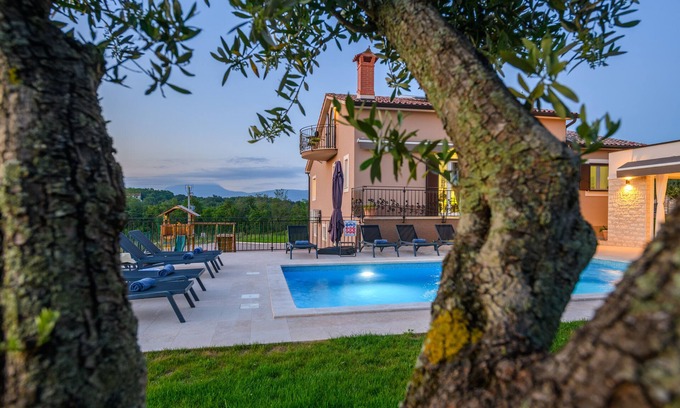 Nedescina Villa | Villa Green Olive: Poolside Oasis with Ocean View