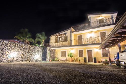 Piedimonte Etneo House | Villa Gusmano: Top-Rated Oceanfront Retreat with Pool