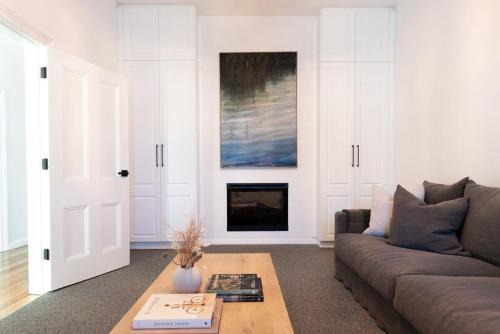 Invermay House | Villa Gwen: Unique Home Steps from the City Center