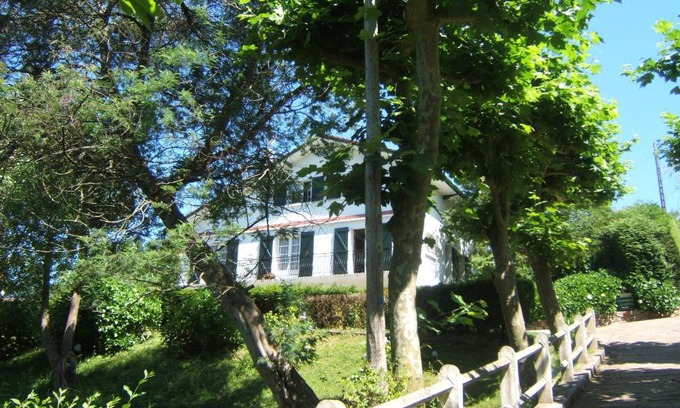 Urrugne Bed & Breakfast | Family-Friendly Retreat at Villa Gypsie with Great Reviews