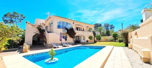 Moraira Villa | Villa Haleakala: Family-Friendly Haven with Pool Access