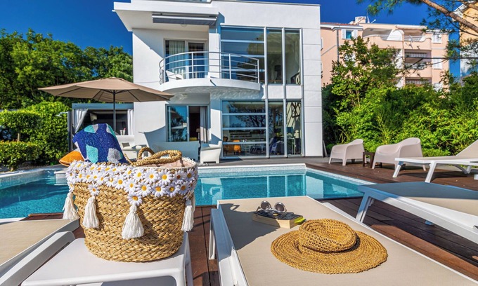 Dramalj House | Villa HANA: Oceanfront Escape with Pool & 10/10 Rating