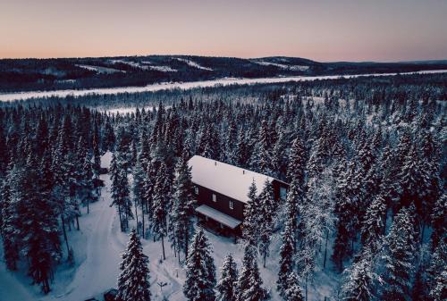 Rovaniemi Apartment | Villa Happy Fox: Beachfront Escape with Ocean Views