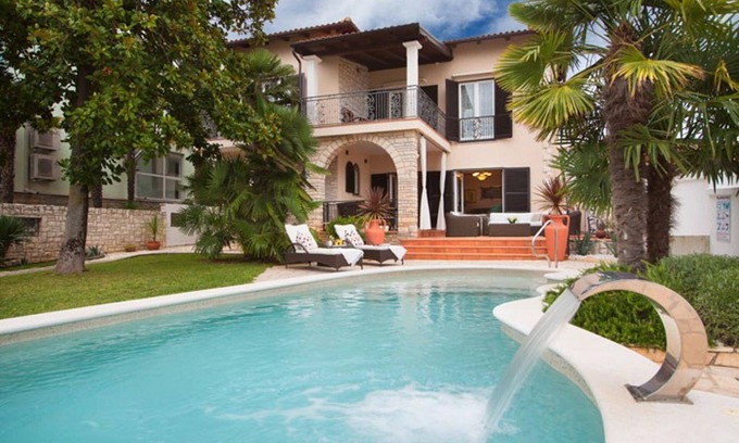 Umag Villa | Villa Harbourfront Umag – 5 Bedroom Retreat with Spa & Gym