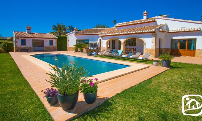 Tarraula Villa | Villa HARMONY by Abahana Villas