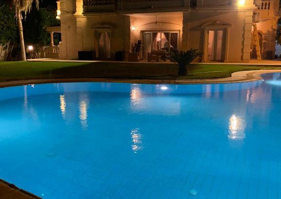 Al-'Amriyah Villa | Villa Hatem: Family-Friendly Retreat with Private Pool